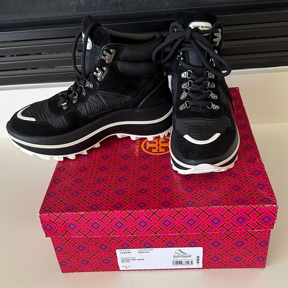 Tory Burch Adventure Hiker Sz 9